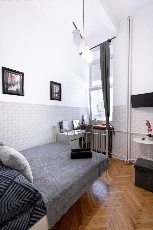 Clicktheflat Philharmonic Апартаменти