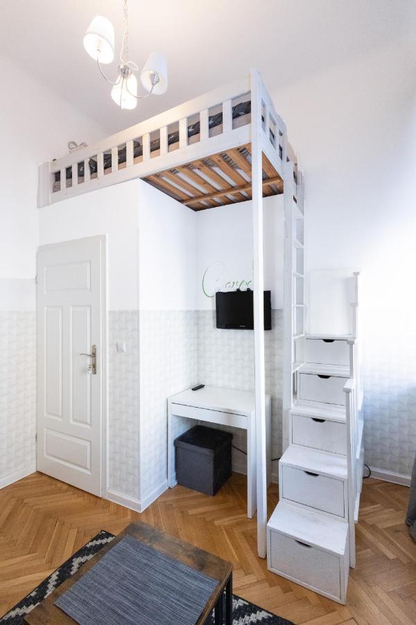 Clicktheflat Philharmonic Апартаменти *
